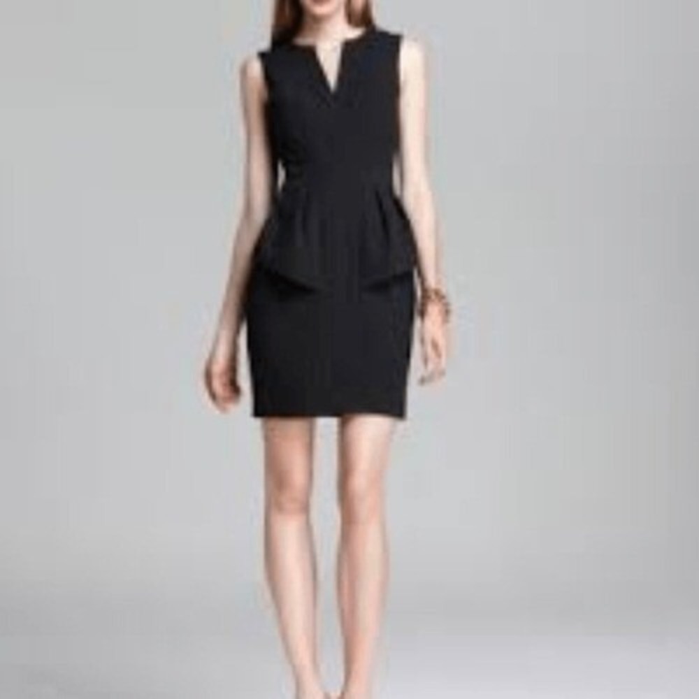 Black Halo Peplum Mini Dress Black Notched V-Neck Sleeveless Crepe Sheath Size 2